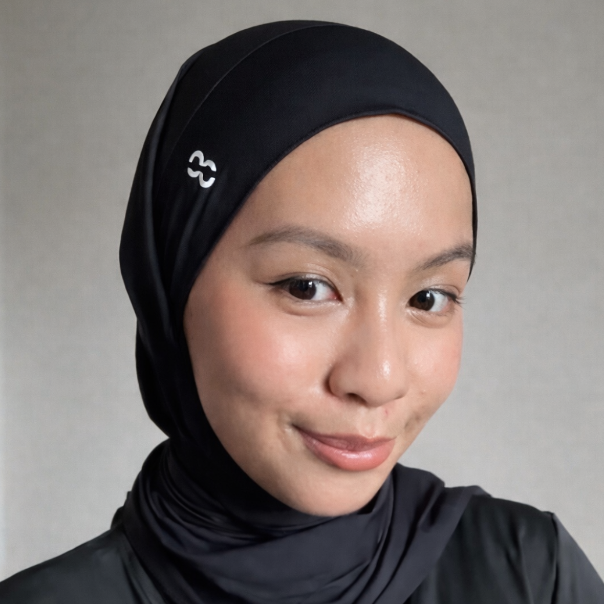 TieFit Sports Hijab in Black — non see-through breathable hijab for Muslim athletes