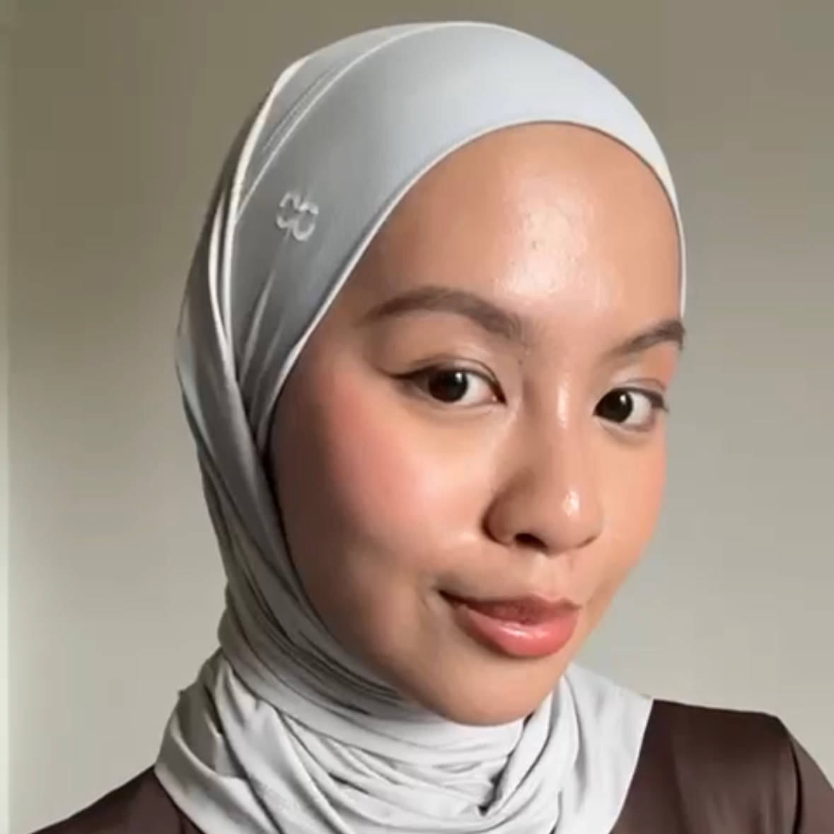 TieFit Sports Hijab in Gray — quick-dry athletic hijab with UV protection